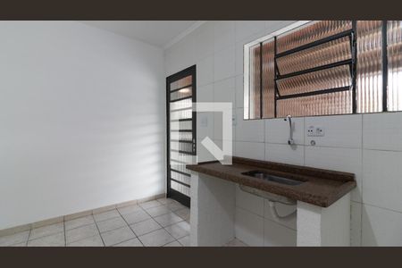 Sala/Cozinha de casa para alugar com 2 quartos, 55m² em Vila Nhocuné, São Paulo