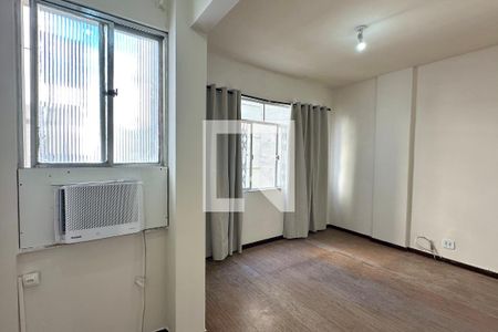 Sala de apartamento para alugar com 2 quartos, 60m² em Leblon, Rio de Janeiro