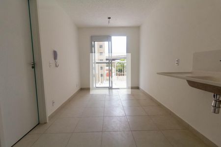 Sala/Cozinha de apartamento para alugar com 1 quarto, 27m² em Guaiauna, São Paulo