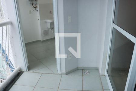 Varanda da Sala de apartamento para alugar com 2 quartos, 82m² em Parque Esplanada do Embu, Embu das Artes