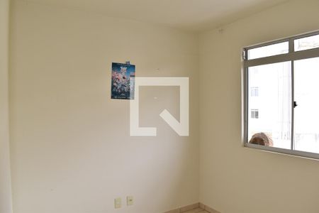 Quarto 2 de apartamento para alugar com 2 quartos, 48m² em Santa Cândida, Curitiba