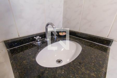 Banheiro de kitnet/studio para alugar com 1 quarto, 21m² em Vila Centenario, São Paulo