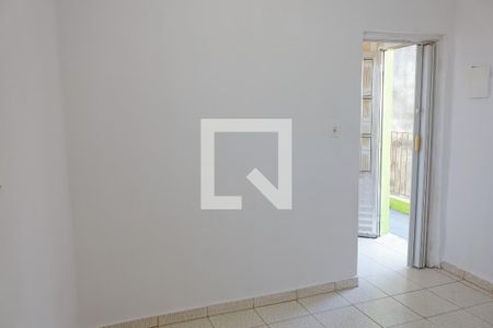 Sala/Quarto de casa para alugar com 1 quarto, 20m² em Jaguaribe, Osasco