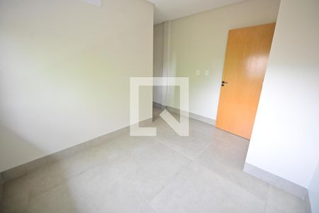 Quarto de casa de condomínio para alugar com 3 quartos, 153m² em Vila Rosa, Goiânia