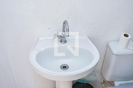 Lavabo de casa para alugar com 2 quartos, 80m² em Vila Nina, São Paulo
