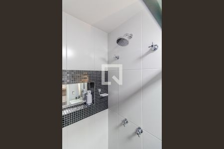 Banheiro de apartamento à venda com 1 quarto, 26m² em Pinheiros, São Paulo
