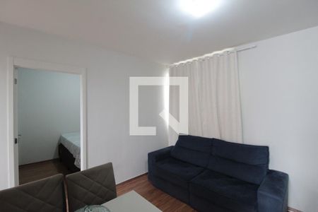 Sala de apartamento para alugar com 2 quartos, 50m² em São Pedro, Ribeirão das Neves