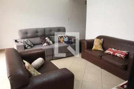 Sala de TV de casa para alugar com 3 quartos, 279m² em Oswaldo Cruz, São Caetano do Sul