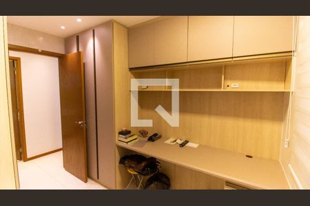 Quarto de apartamento para alugar com 2 quartos, 70m² em Centro, Niterói