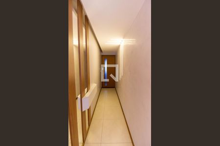 Corredor de apartamento para alugar com 2 quartos, 70m² em Centro, Niterói