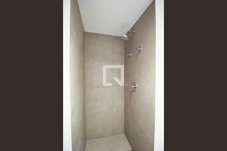 Banheiro Social de kitnet/studio para alugar com 1 quarto, 20m² em Indianópolis, São Paulo