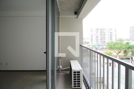Varanda de kitnet/studio para alugar com 1 quarto, 26m² em Indianópolis, São Paulo