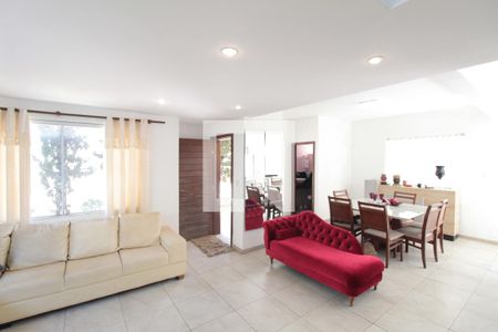 Sala de casa à venda com 4 quartos, 390m² em Braúnas, Belo Horizonte