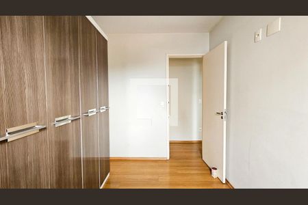 Quarto de apartamento à venda com 2 quartos, 60m² em Jardim Sabara, São Paulo