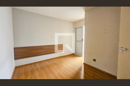 Suíte de apartamento à venda com 2 quartos, 60m² em Jardim Sabara, São Paulo