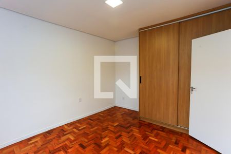 Quarto 1 de casa para alugar com 2 quartos, 140m² em Vila Morse, São Paulo