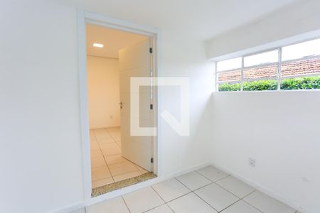 Hall de entrada de casa para alugar com 2 quartos, 140m² em Vila Morse, São Paulo