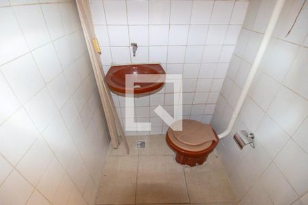 Banheiro de kitnet/studio para alugar com 1 quarto, 32m² em Fonseca, Niterói