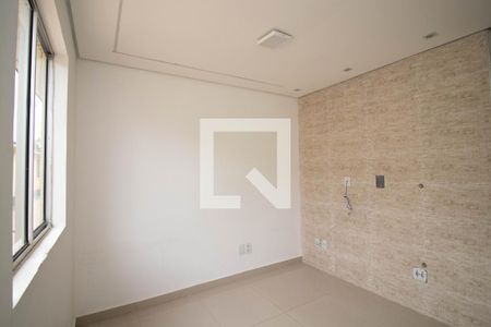 Sala de casa de condomínio para alugar com 2 quartos, 82m² em Vila Nova Bonsucesso, Guarulhos