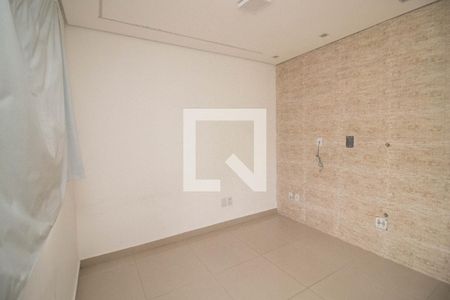 Sala de casa de condomínio para alugar com 2 quartos, 82m² em Vila Nova Bonsucesso, Guarulhos