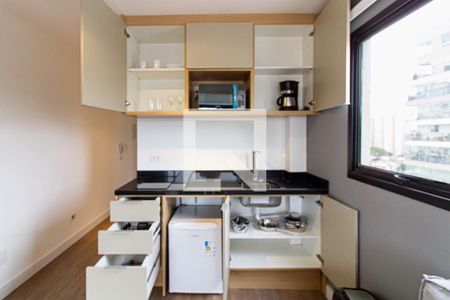 Cozinha de apartamento para alugar com 1 quarto, 25m² em Pompeia, São Paulo