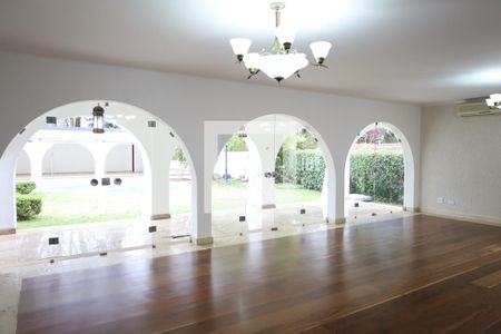 Sala de casa à venda com 6 quartos, 580m² em Jardim Marajoara, São Paulo