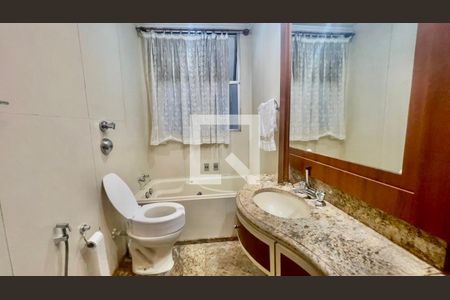 Banheiro de apartamento à venda com 4 quartos, 160m² em Lourdes, Belo Horizonte
