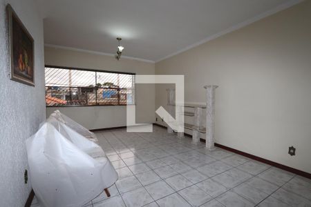 Sala de casa à venda com 3 quartos, 195m² em Parque Santa Madalena, São Paulo