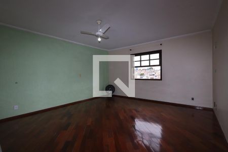 Suíte de casa à venda com 3 quartos, 195m² em Parque Santa Madalena, São Paulo