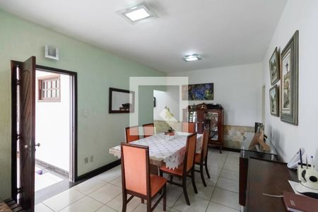 Sala de casa à venda com 4 quartos, 193m² em Itapoã, Belo Horizonte