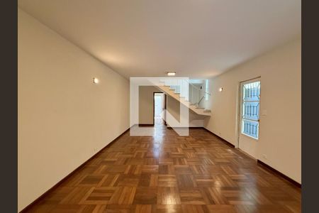 Sala de casa para alugar com 3 quartos, 150m² em Campo Belo, São Paulo