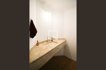 Lavabo de apartamento à venda com 3 quartos, 135m² em Moema, São Paulo