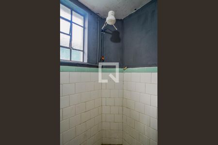 Banheiro de kitnet/studio para alugar com 0 quarto, 22m² em Vila Santa Teresa, Santo André