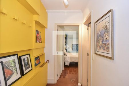 Corredor 1 de casa de condomínio à venda com 4 quartos, 480m² em Super Quadra Morumbi, São Paulo