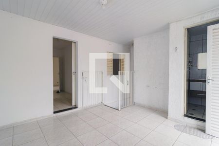 Sala de casa para alugar com 2 quartos, 70m² em Jardim Nadir, São Paulo