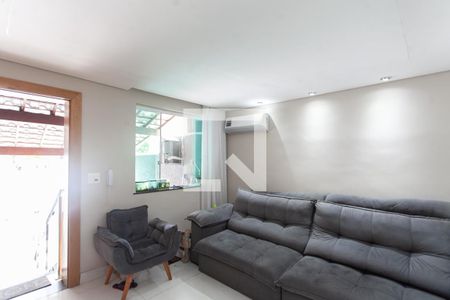 Sala de casa à venda com 3 quartos, 127m² em Conjunto Helena Antipoff, Belo Horizonte