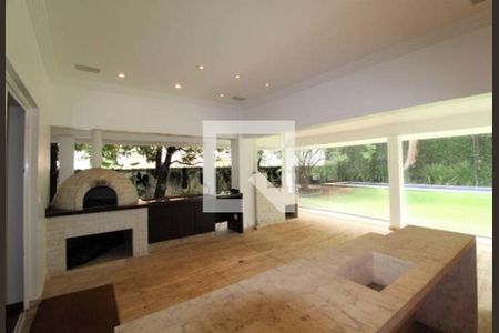 Casa à venda com 4 quartos, 650m² em Super Quadra Morumbi, São Paulo