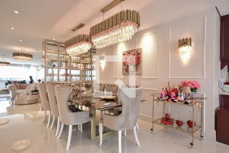 Sala de Jantar de apartamento à venda com 3 quartos, 252m² em Real Parque, São Paulo