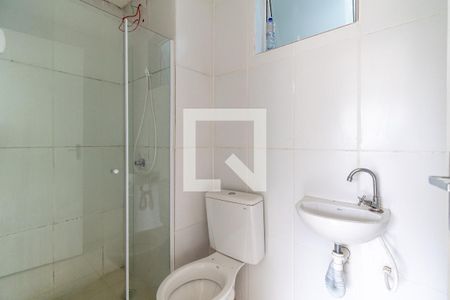 Banheiro de kitnet/studio para alugar com 1 quarto, 18m² em Vila Mira, São Paulo