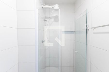 Banheiro de kitnet/studio para alugar com 1 quarto, 22m² em República, São Paulo