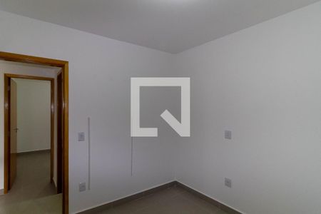 Quarto 1 de apartamento para alugar com 2 quartos, 42m² em Vila Ivone, São Paulo