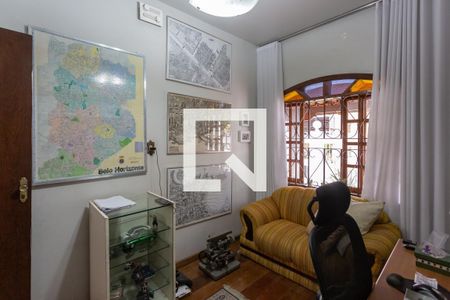 Escritório de casa para alugar com 5 quartos, 300m² em Santa Amelia, Belo Horizonte