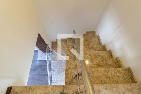 Escada de casa à venda com 2 quartos, 100m² em Aberta dos Morros, Porto Alegre