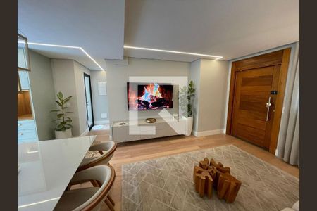 Sala de casa de condomínio para alugar com 3 quartos, 146m² em Parque Rincao, Cotia