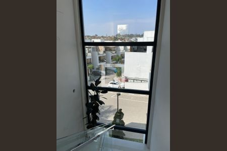 Escada de casa de condomínio para alugar com 3 quartos, 146m² em Parque Rincao, Cotia