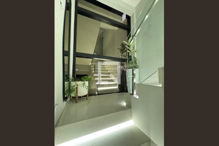 Escada de casa de condomínio para alugar com 3 quartos, 146m² em Parque Rincao, Cotia