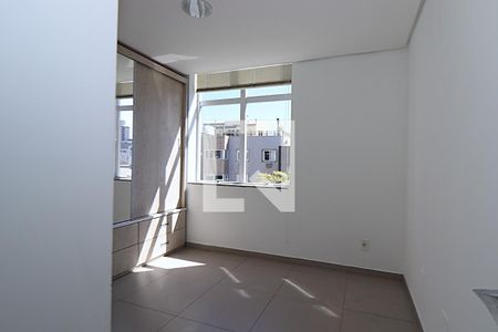 Quarto de apartamento para alugar com 2 quartos, 69m² em São João, Porto Alegre