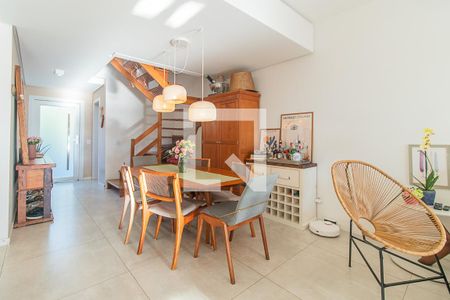 Sala de casa à venda com 3 quartos, 230m² em Espírito Santo, Porto Alegre