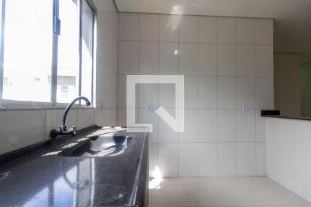 Sala/Cozinha de casa para alugar com 2 quartos, 100m² em Jardim Três Marias, São Paulo
