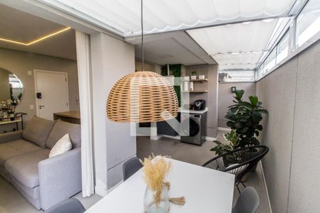 Varanda de apartamento à venda com 1 quarto, 56m² em Jardim Tupanci, Barueri